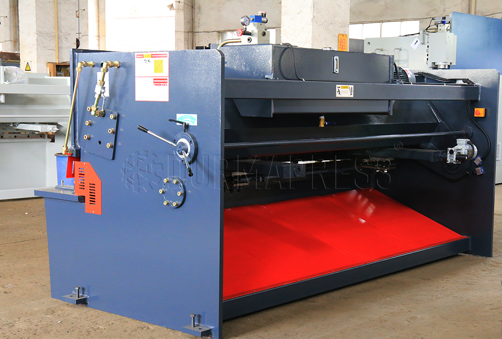 What are the problems in the actual operation of hydraulic plate shears? CNC plate shearing machine maintenance needs to pay attention to what?