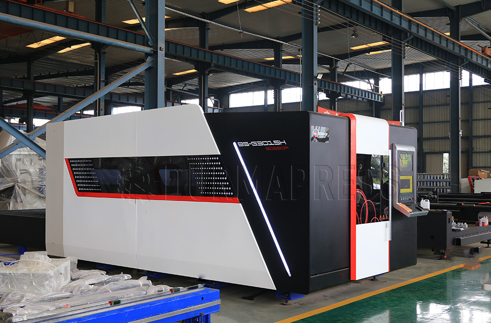 The advantages and disadvantages of cnc 12kw fiber laser cutting are introduced