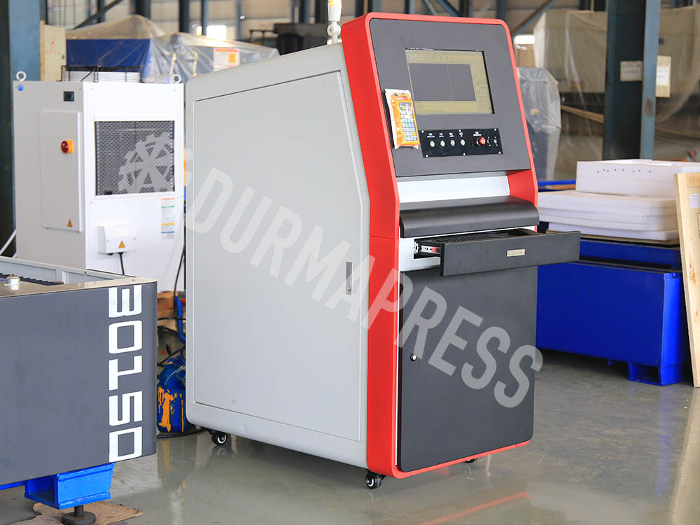 Laser cutting equipment market a lot, so what is the fiber laser machine cutting metal?